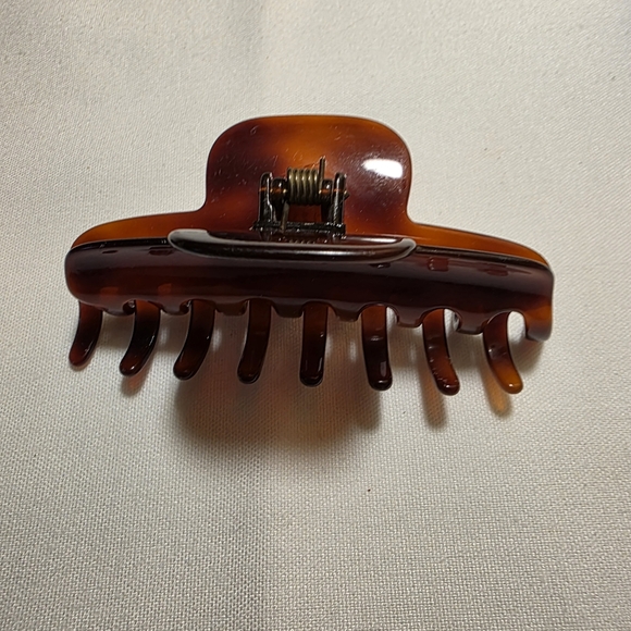 Set of 5 Hair Claw Clips in Neutral Tones - Picture 7 of 9